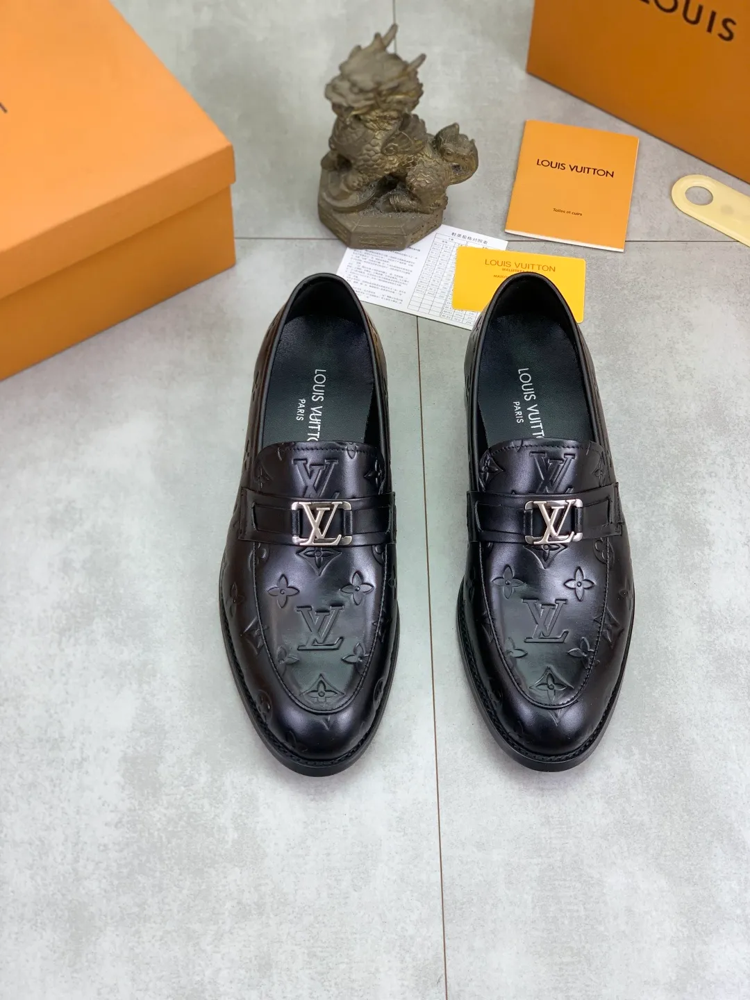 Men's Men's Shoes 💰P420 [New Style] 💰Yangli💎💎💎[Louis Vuitton] LV high-end men's formal business leather shoes, original order 1:1! Original imported calfskin, original metal buckle, imported sheepskin lining for feet, original outsole, men's shoe size: 39-45 (38.46 customized) black optional